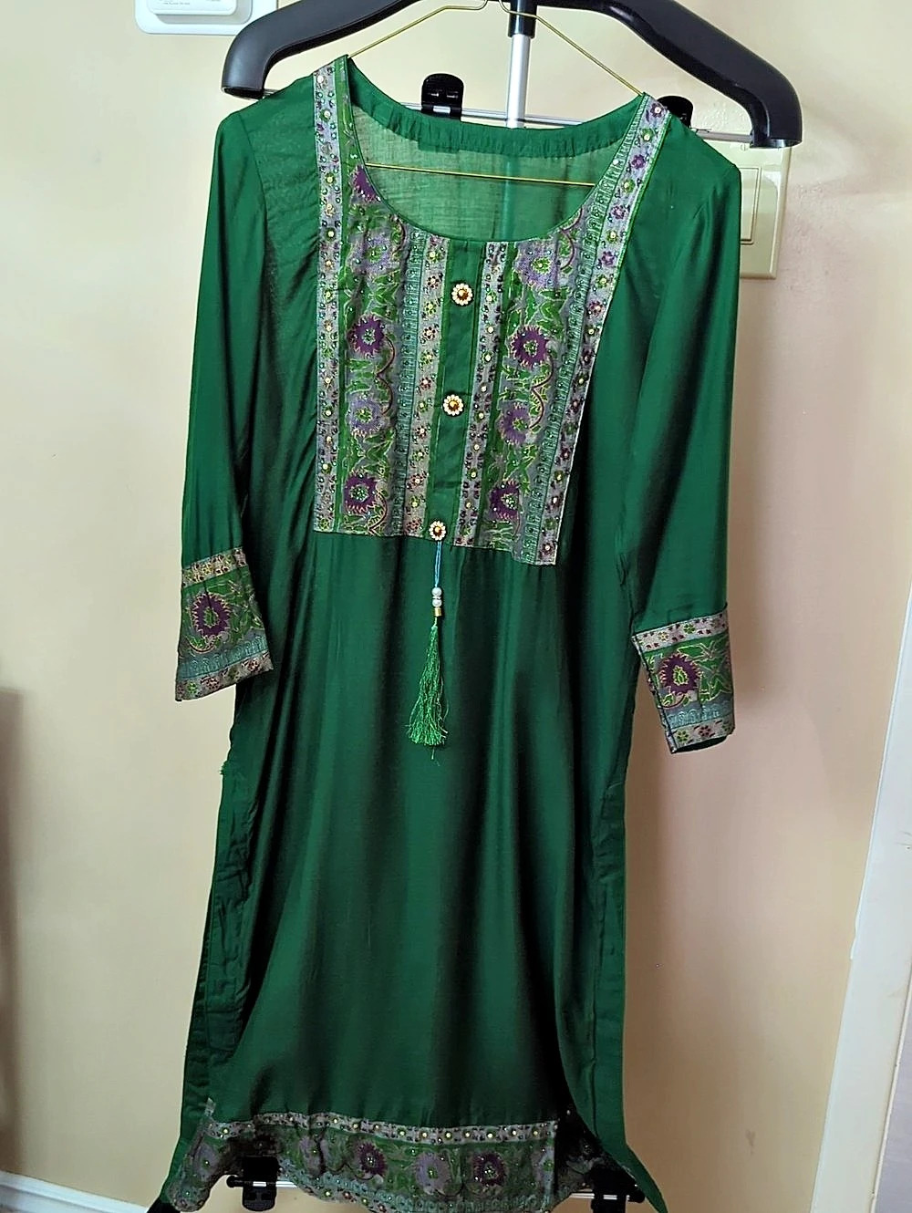 Embroidered Green Kurta Set